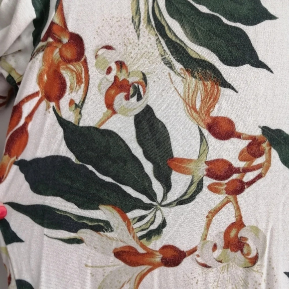 Aritzia Babaton Jersey Floral Tropical Scoop Neck Short Sleeve T-Shirt Small - Picture 6 of 14